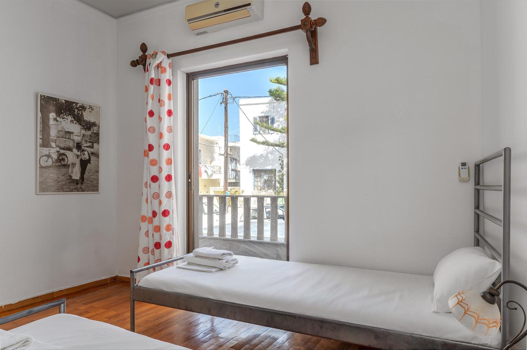 A The House Tinos